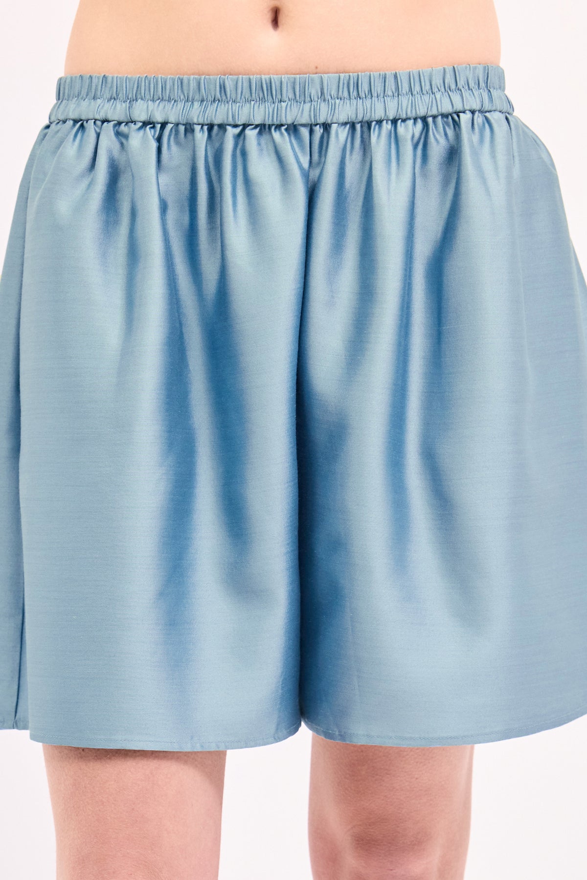 Voluminous Short in Silk Wool Taffeta